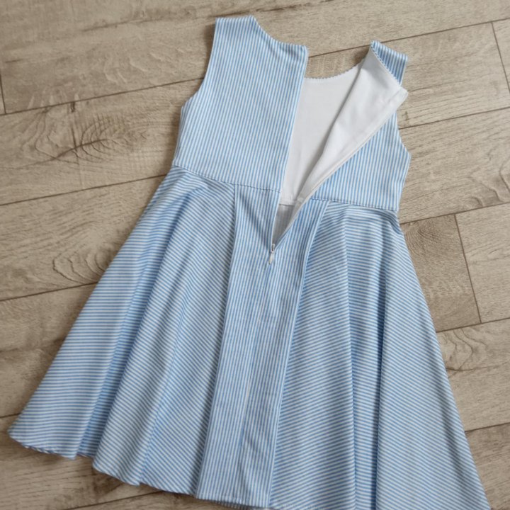 Платье (116см).