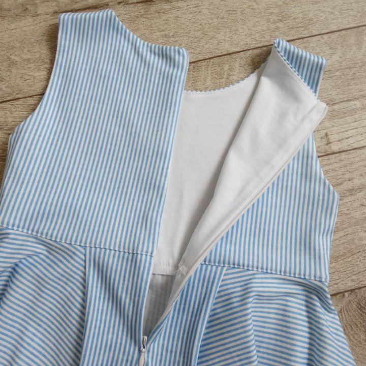 Платье (116см).