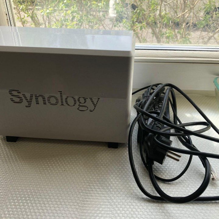 Сетевое хранилице Synology DS218j