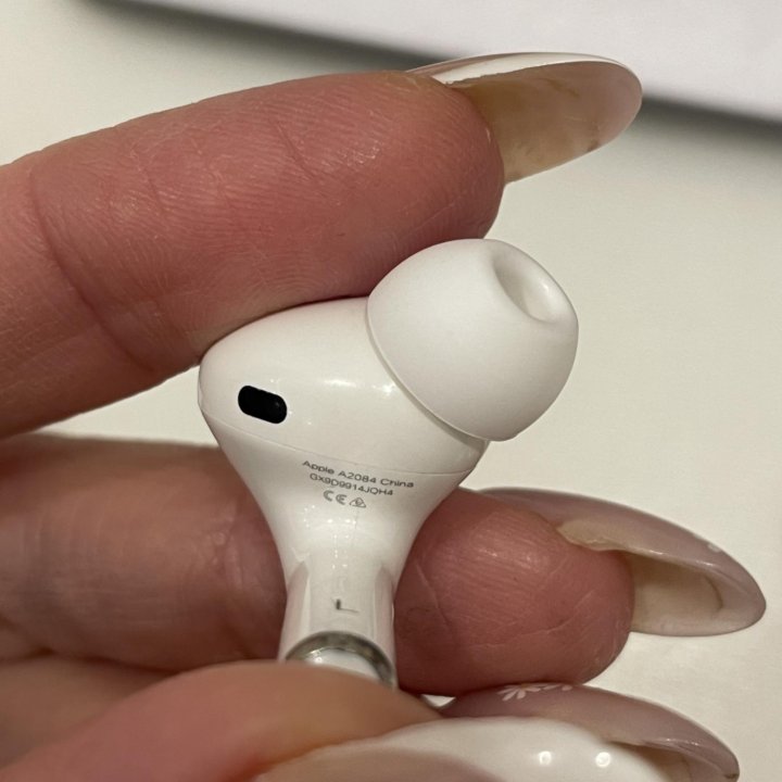 Левый наушник airpods pro