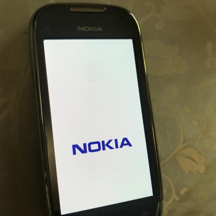 Nokia C7