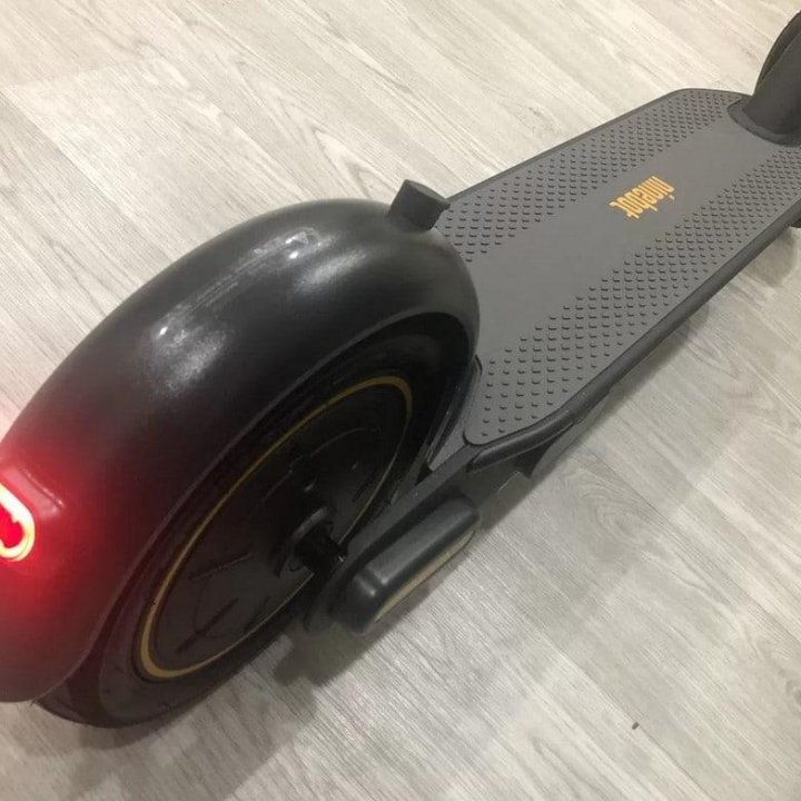 Электросамокат Ninebot kickscooter max G30P