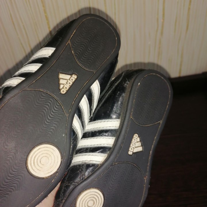 Кроссовки adidas размер 28