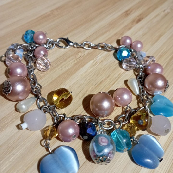 Браслеты в ассортименте