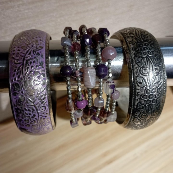 Браслеты в ассортименте