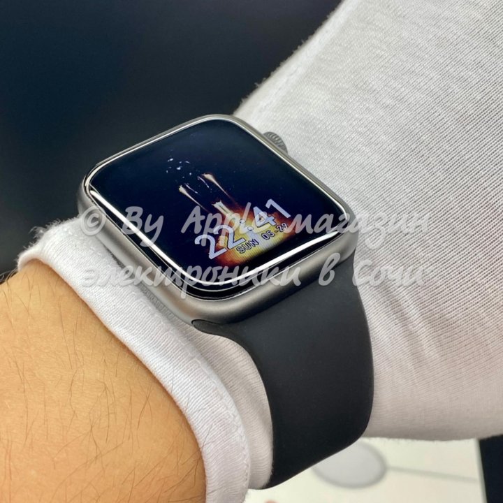 Apple Watch 8 45 (Premium, Space Gray)