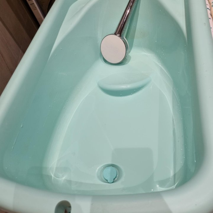 Пеленальный столик Chicco с ванночкой