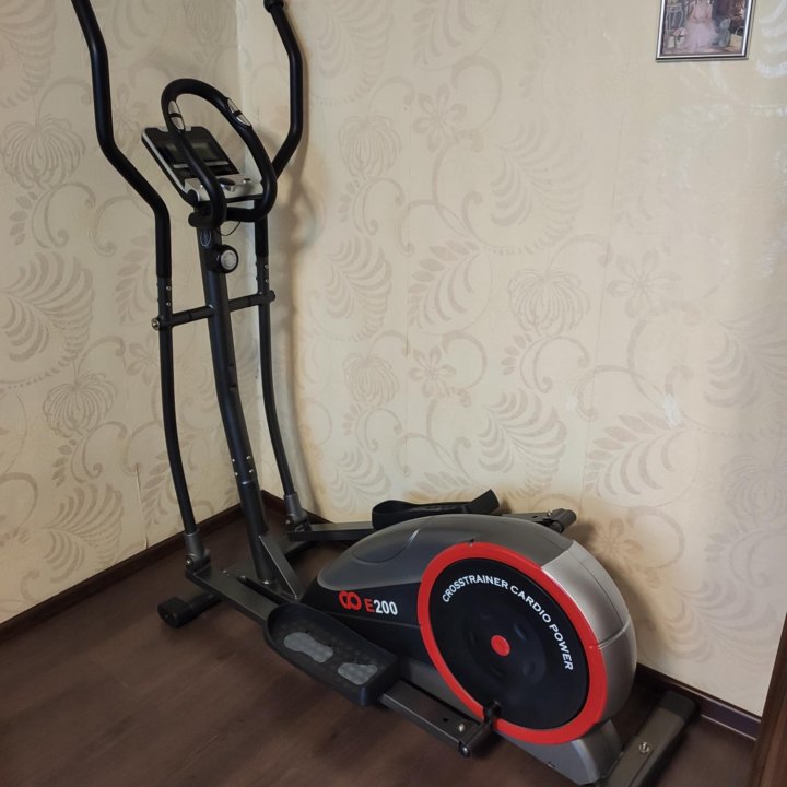 Эллиптический тренажёр Cardio Pover E200