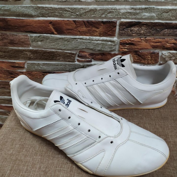 Кроссовки Adidas