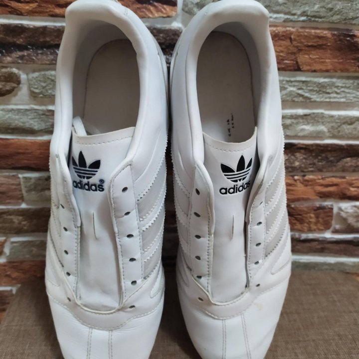 Кроссовки Adidas