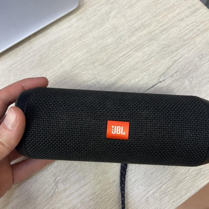 JBL Flip 4