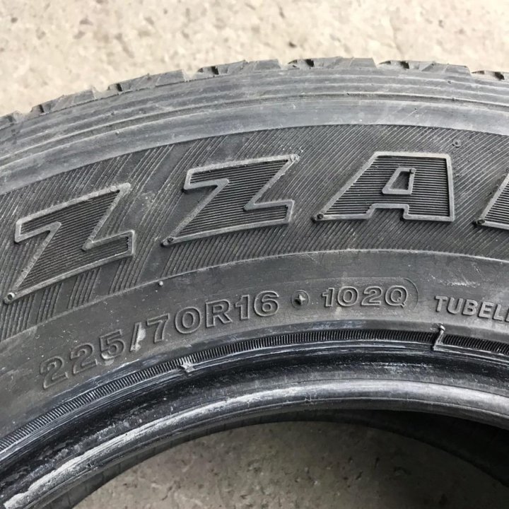 225/70R16 Bridgestone Blizzak DM-Z3 (Лот №4752)