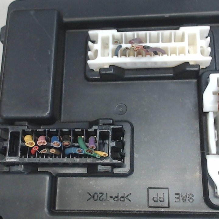 Блок управления бортовой сети (Body Control Module) Nissan Rogue 2007-2013