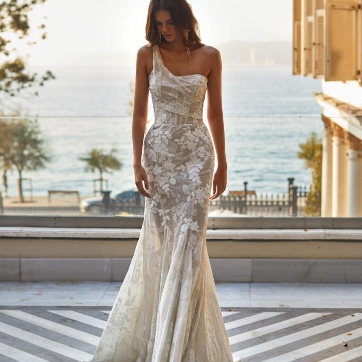 Красивое свадебное платье. Прокат и продажа