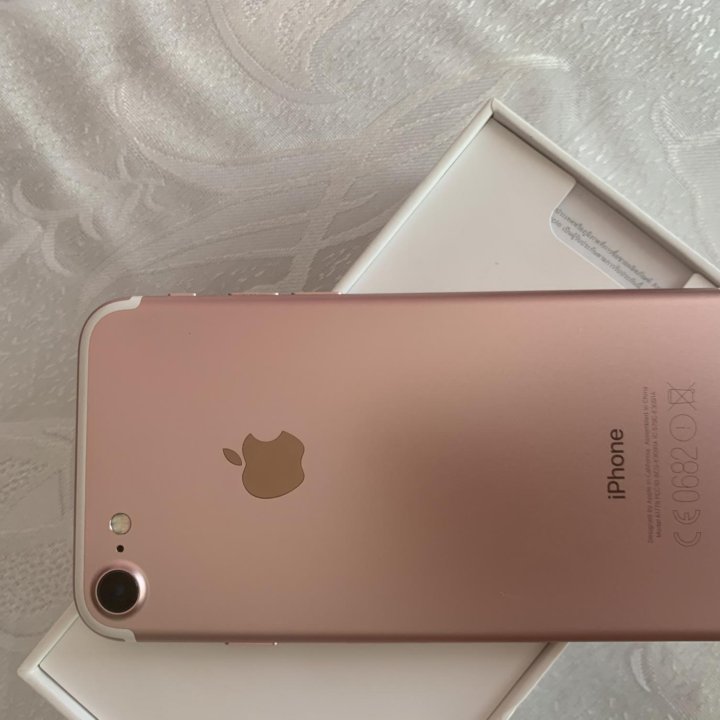 iPhone 7 RoseGold Новый Почти 