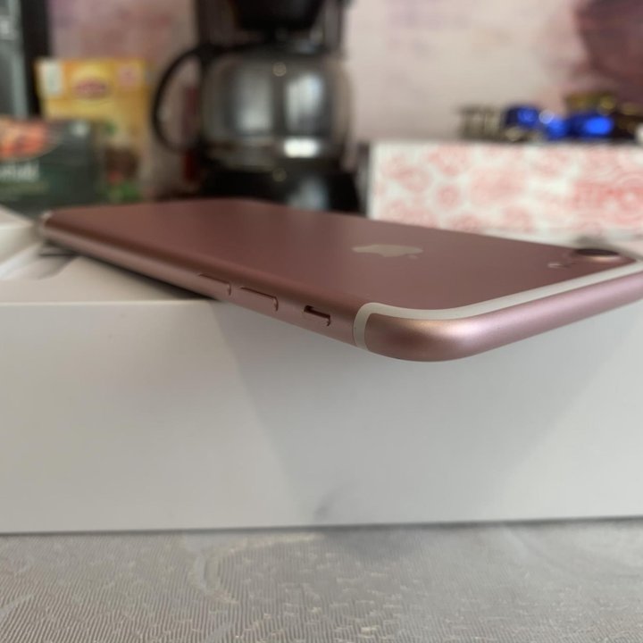 iPhone 7 RoseGold Новый Почти 