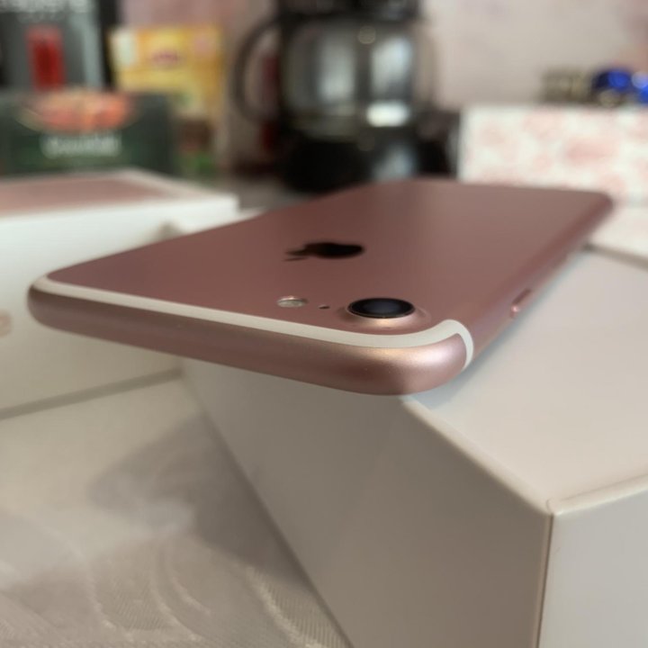 iPhone 7 RoseGold Новый Почти 