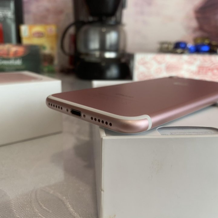 iPhone 7 RoseGold Новый Почти 