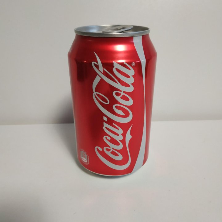 Банка Coca-Cola Герой