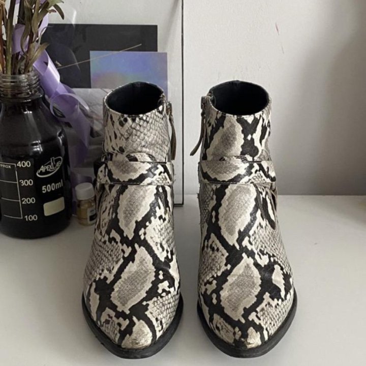 Обувь казаки pull&bear