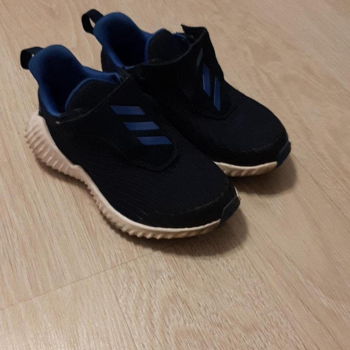 Кроссовки adidas