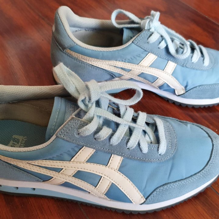 Кроссовки 38