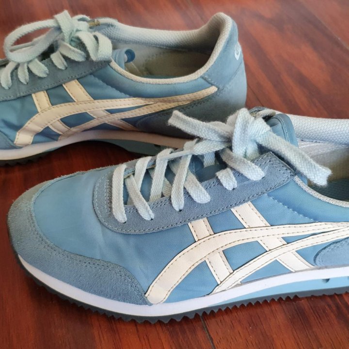 Кроссовки 38