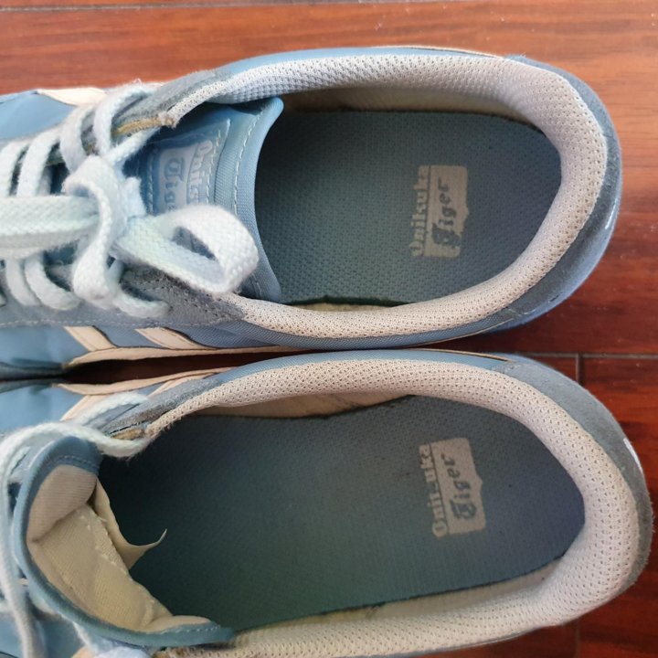 Кроссовки 38