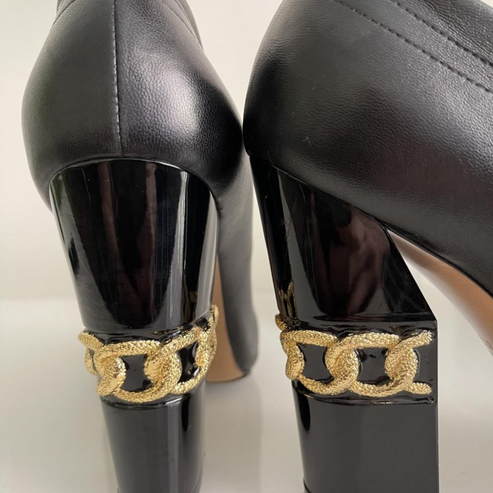 Ботильоны Casadei (38,5/8,5)