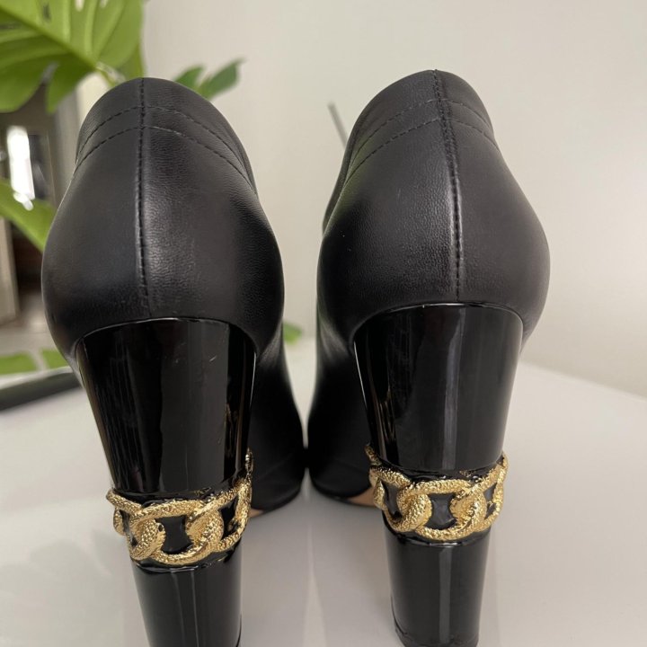 Ботильоны Casadei (38,5/8,5)