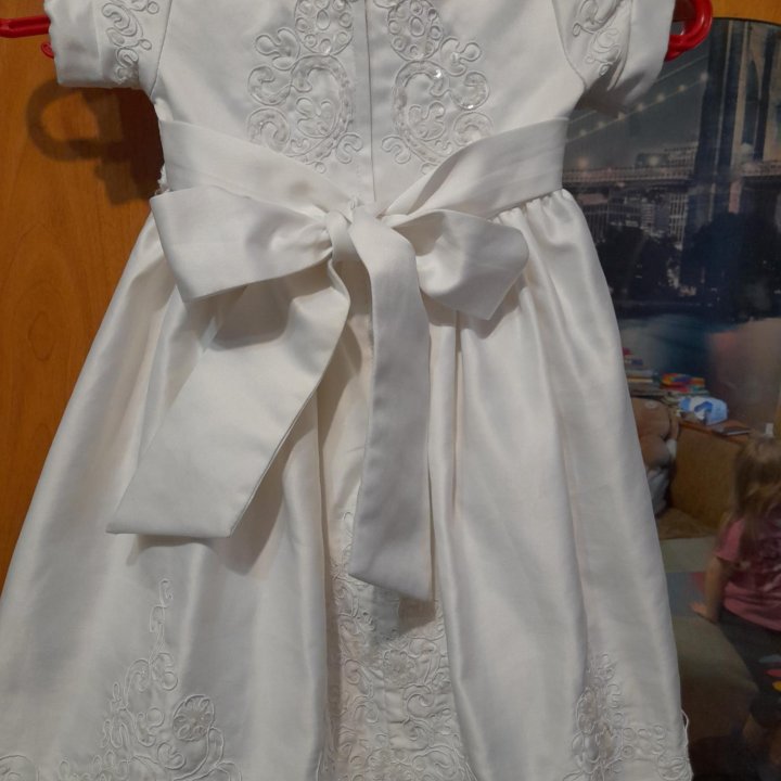 Нарядное платье