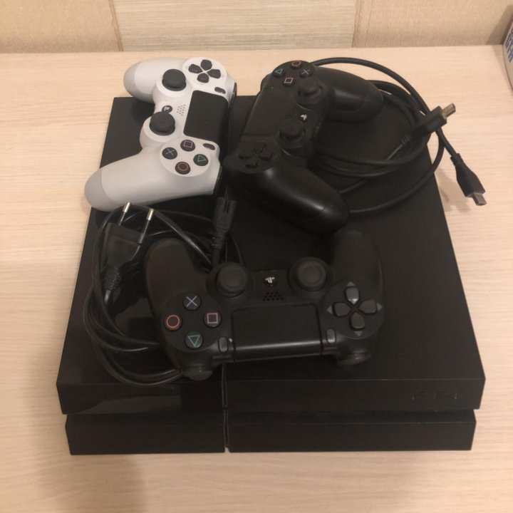 PS4 + игры в районе 80 шт