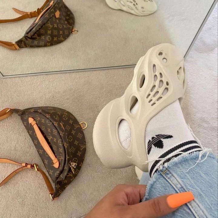 Adidas Yeezy Foam Runner