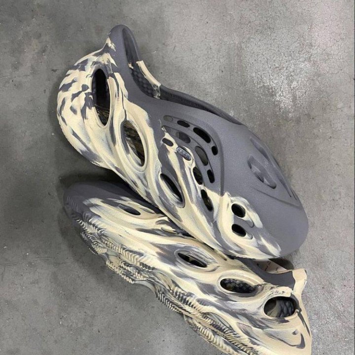 Adidas Yeezy Foam Runner