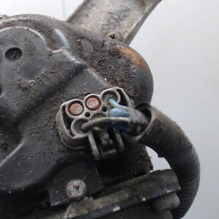 Трапеция дворников (механизм стеклоочистителя) левая передняя Nissan ...