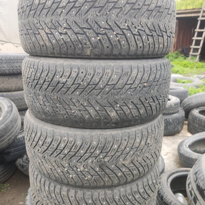 Nokian Hakkapeliitta 8, 225/50/17