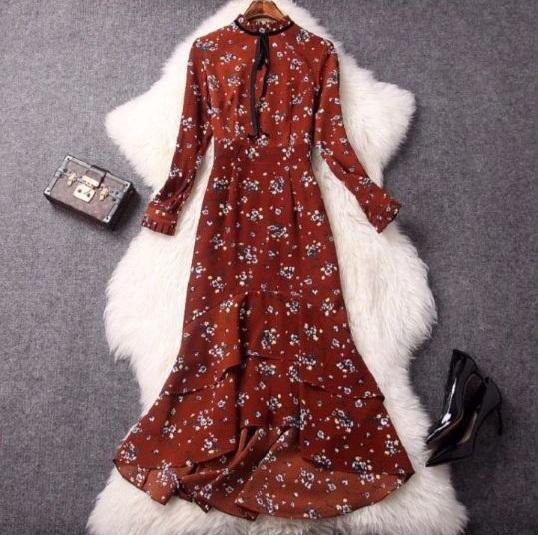 Красивое платье.