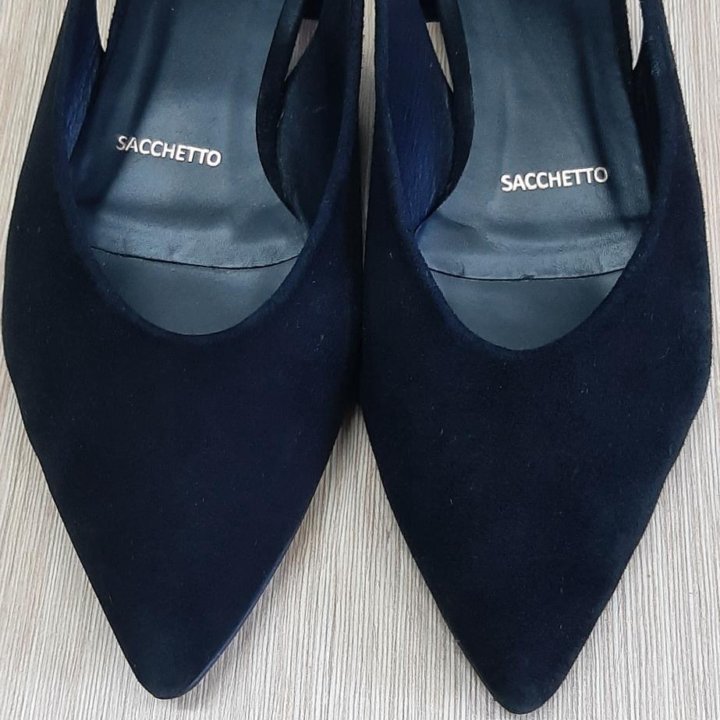 Босоножки Lloyd