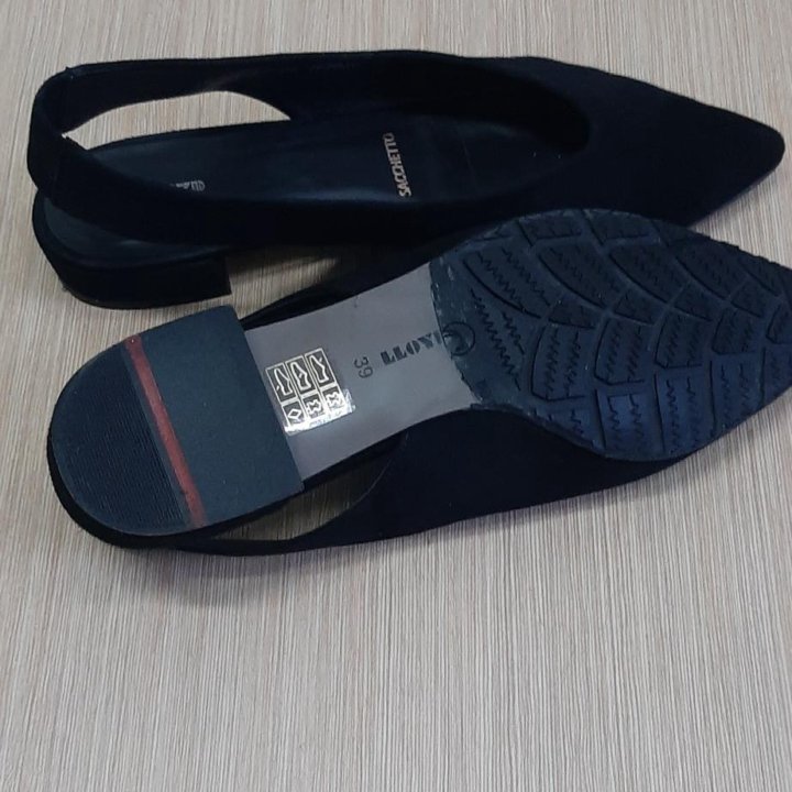 Босоножки Lloyd