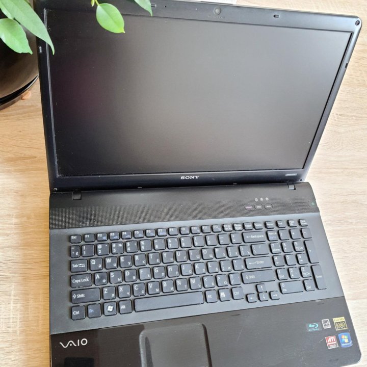 Sony vaio, core i7, 8gb, SSD+HDD, 17