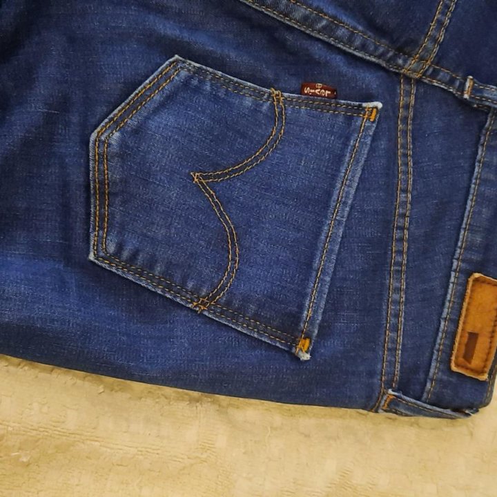 Джинсы р 26.levis