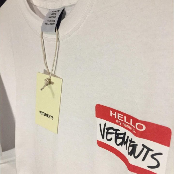 Футболка Vetements