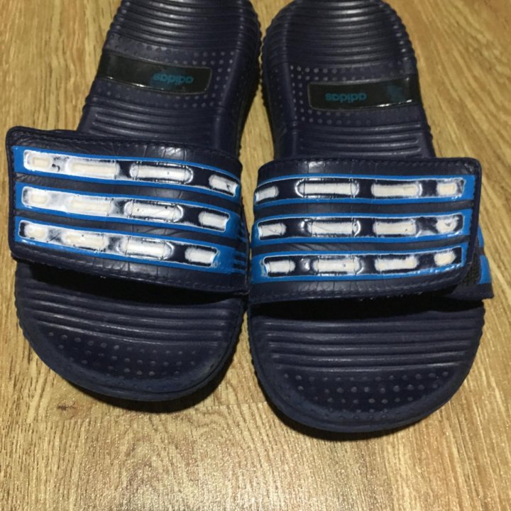 Сланцы Adidas