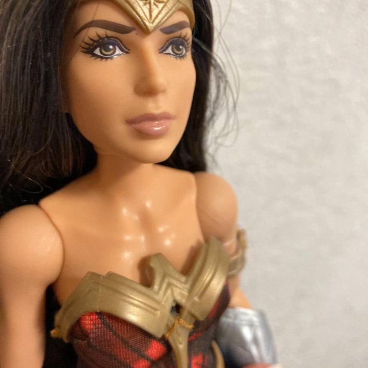 Кукла Чудо-женщина Wonder Woman Mattel