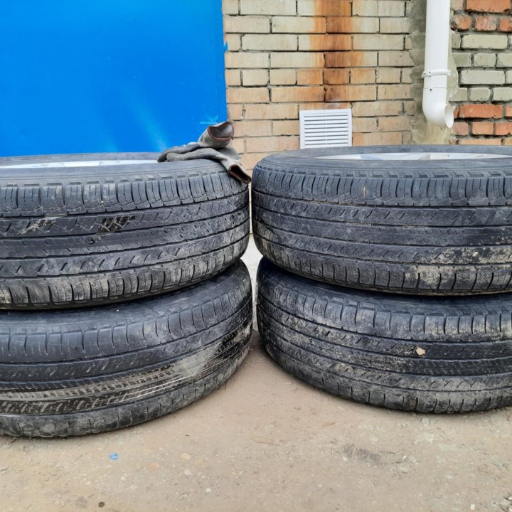 Michelin Latitude Tour 235/65 R18