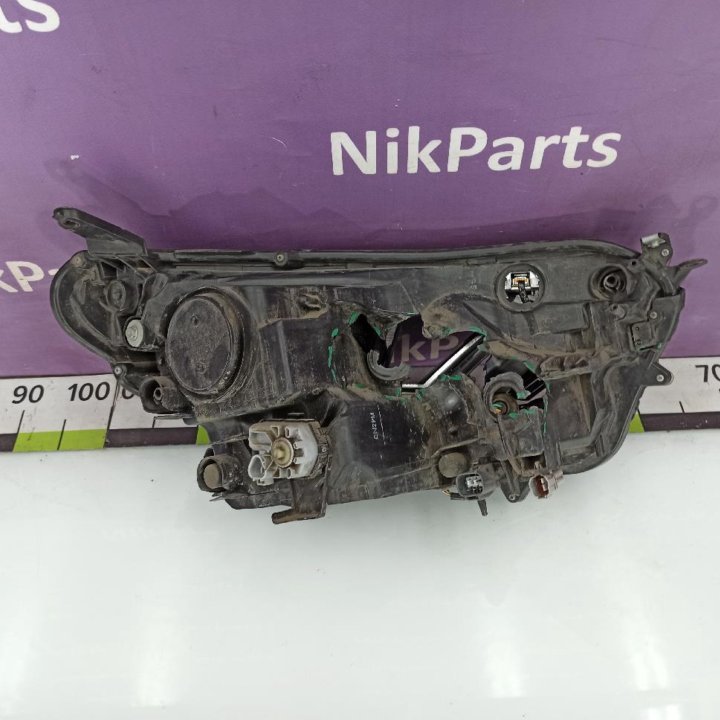 ФАРА ЛЕВАЯ TOYOTA RAV4 CA40 8117042650