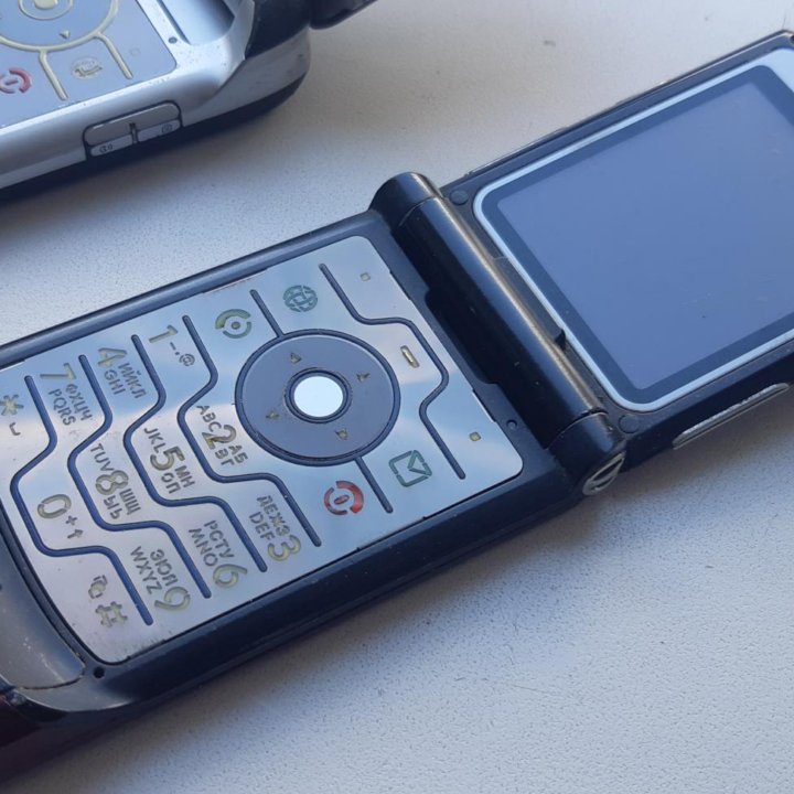 Motorola V3i , V3x (Возможен обмен)