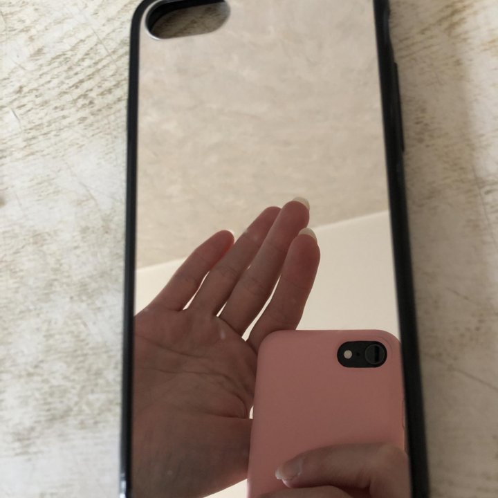 Чехлы для iPhone 7,8