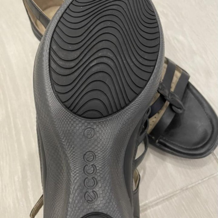 Босоножки ecco 38