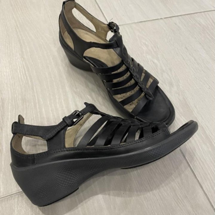 Босоножки ecco 38